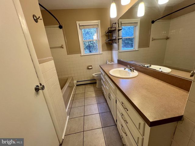 25 BIRCHWAY DR, Chambersburg, PA 17202