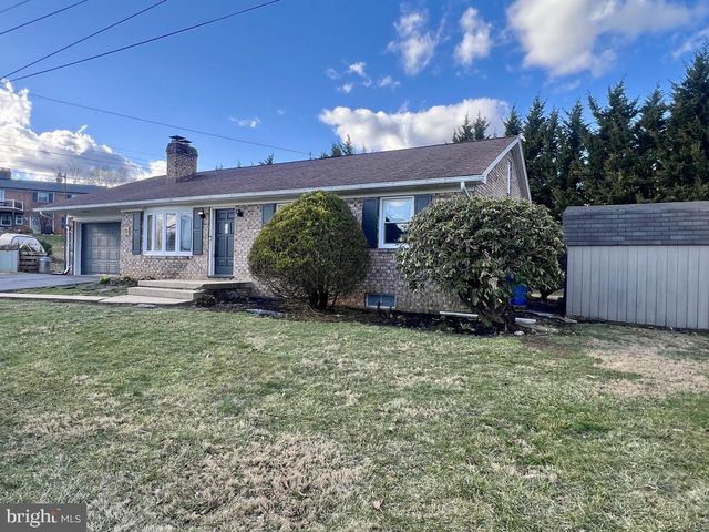 25 BIRCHWAY DR, Chambersburg, PA 17202