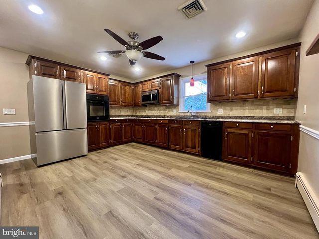 25 BIRCHWAY DR, Chambersburg, PA 17202