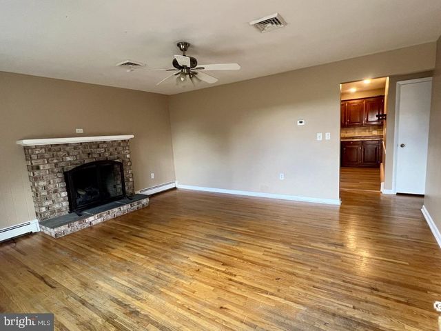 25 BIRCHWAY DR, Chambersburg, PA 17202