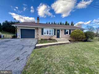 25 BIRCHWAY DR, Chambersburg, PA 17202