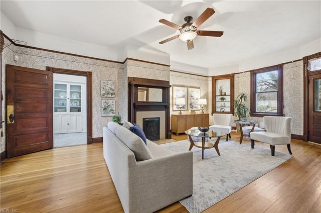 2011 Willow Wood DR, Norfolk, VA 23509