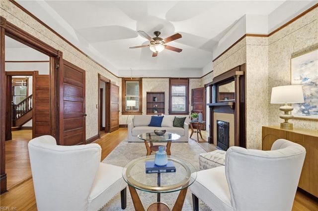 2011 Willow Wood DR, Norfolk, VA 23509