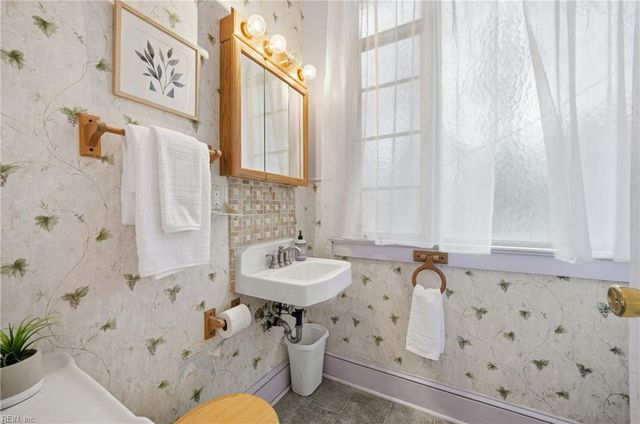 2011 Willow Wood DR, Norfolk, VA 23509