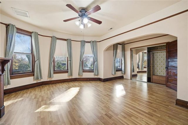 2011 Willow Wood DR, Norfolk, VA 23509