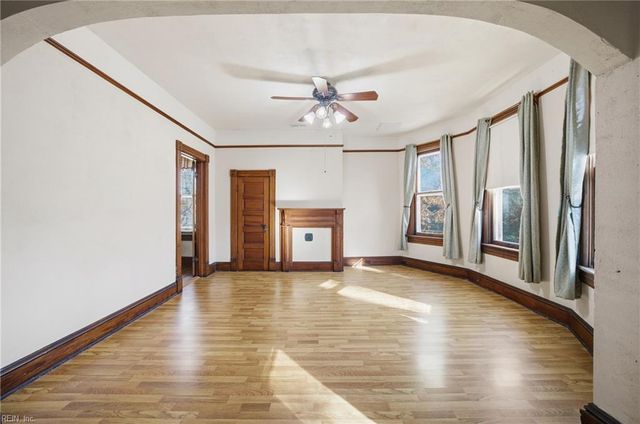 2011 Willow Wood DR, Norfolk, VA 23509