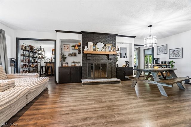 6226 Woodmoor Avenue NW, Canton, OH 44718