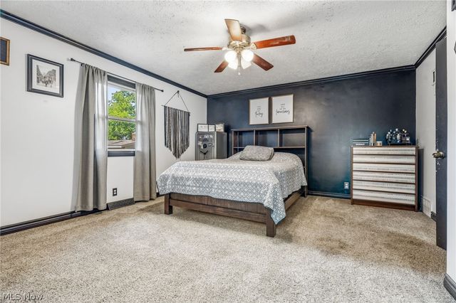 6226 Woodmoor Avenue NW, Canton, OH 44718