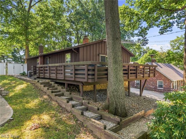 6226 Woodmoor Avenue NW, Canton, OH 44718