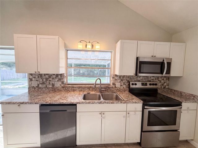 880 FRUITLAND DRIVE, Deltona, FL 32725