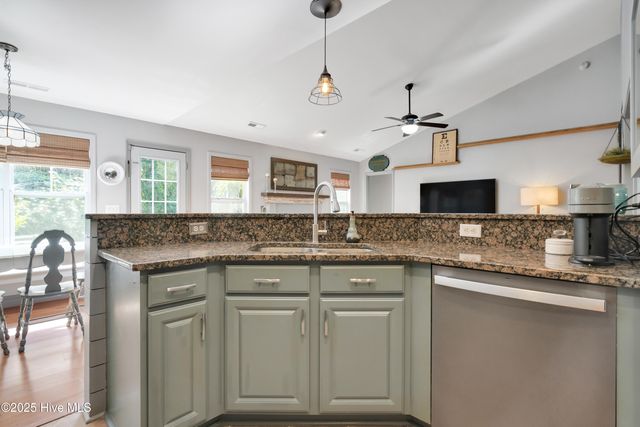 7834 Olde Pond Road, Wilmington, NC 28411