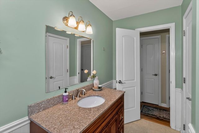 128 Williams St, Ludlow, MA 01056