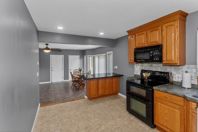128 Williams St, Ludlow, MA 01056