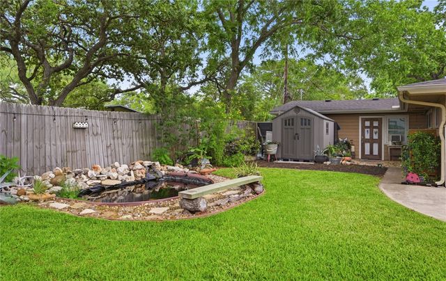 472 Barracuda Pl, Corpus Christi, TX 78411