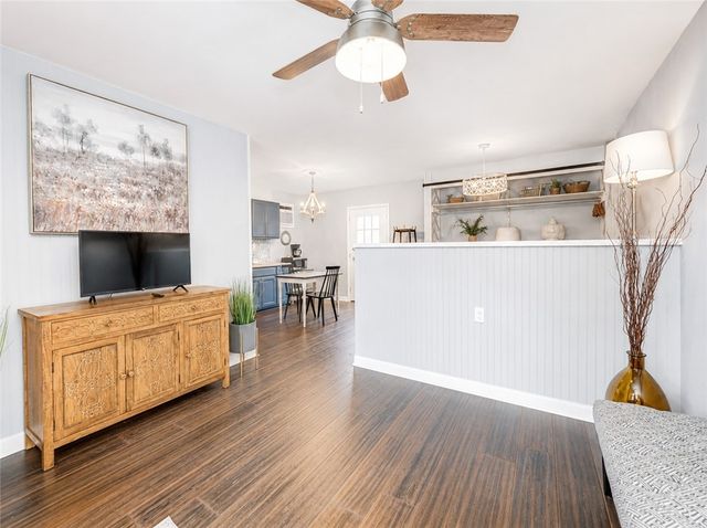 472 Barracuda Pl, Corpus Christi, TX 78411