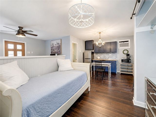 472 Barracuda Pl, Corpus Christi, TX 78411