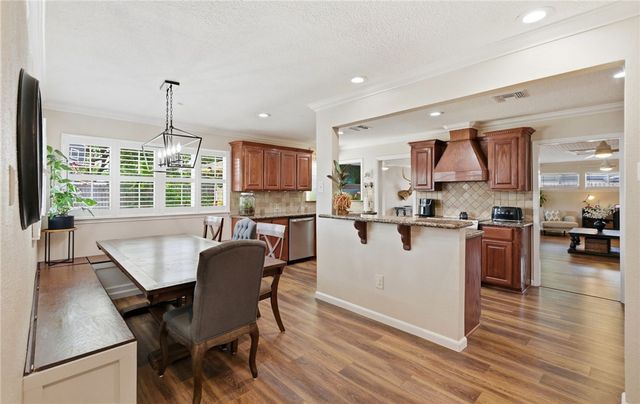 472 Barracuda Pl, Corpus Christi, TX 78411