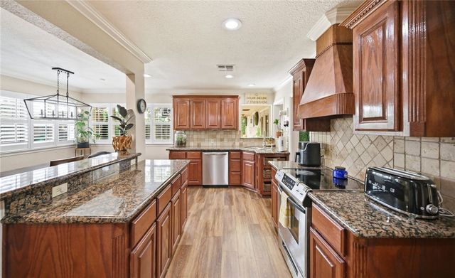 472 Barracuda Pl, Corpus Christi, TX 78411