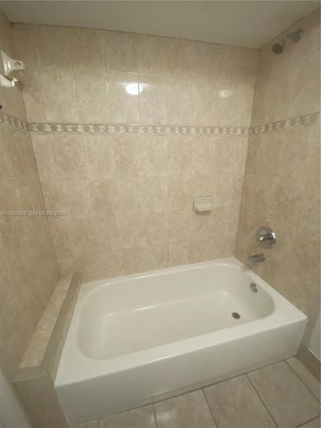 2840 NW 55th Ave 2D, Lauderhill, FL 33313