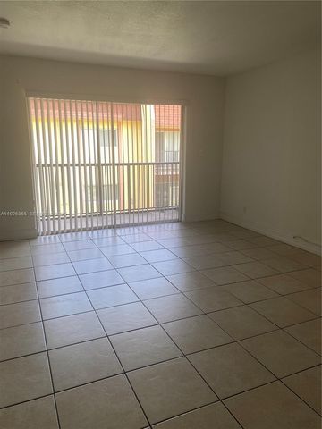 2840 NW 55th Ave 2D, Lauderhill, FL 33313