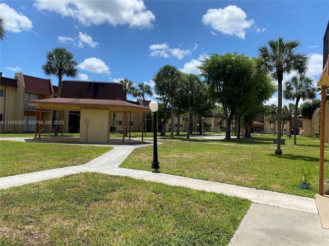 2840 NW 55th Ave 2D, Lauderhill, FL 33313