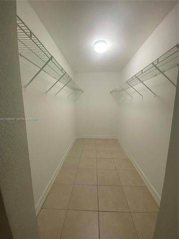 2840 NW 55th Ave 2D, Lauderhill, FL 33313