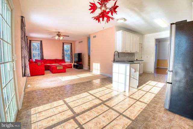 2412 MIDSTATE RD, Felton, DE 19943