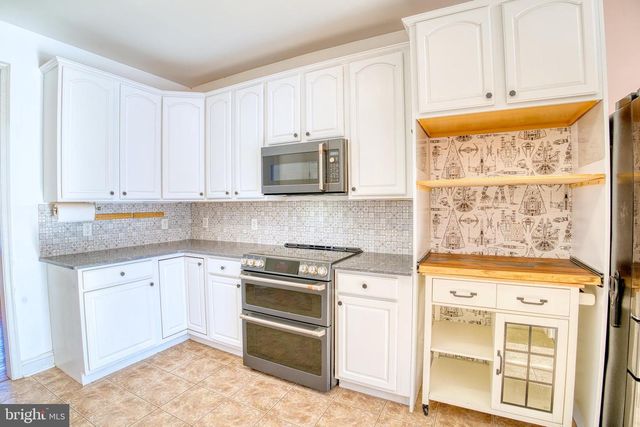 2412 MIDSTATE RD, Felton, DE 19943