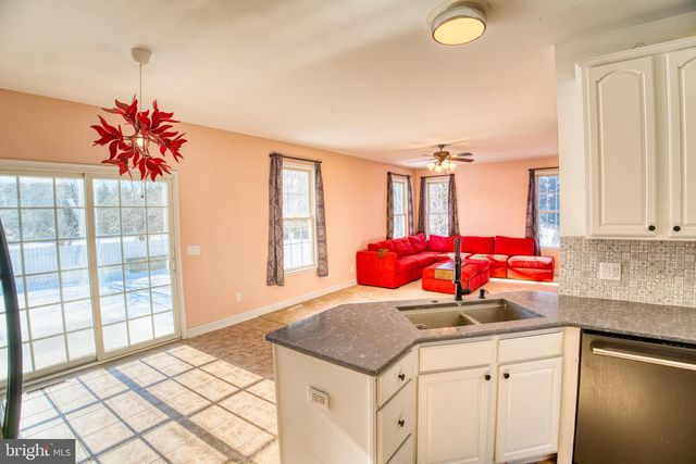 2412 MIDSTATE RD, Felton, DE 19943