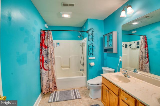 2412 MIDSTATE RD, Felton, DE 19943