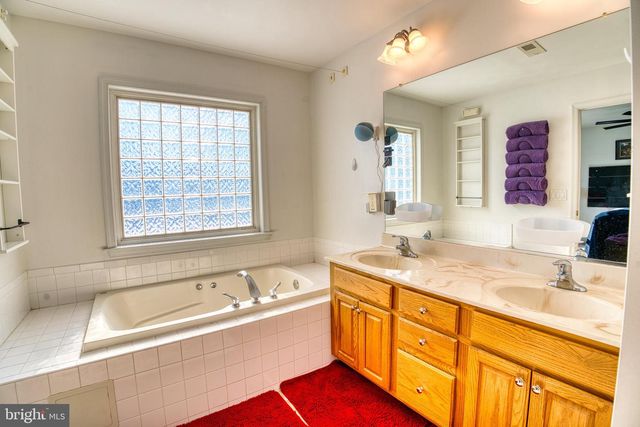 2412 MIDSTATE RD, Felton, DE 19943