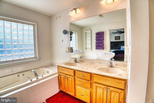 2412 MIDSTATE RD, Felton, DE 19943