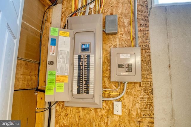 2412 MIDSTATE RD, Felton, DE 19943