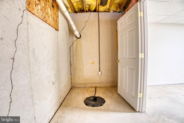 2412 MIDSTATE RD, Felton, DE 19943