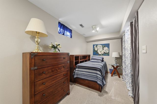 610 15th Street SE, Altoona, IA 50009