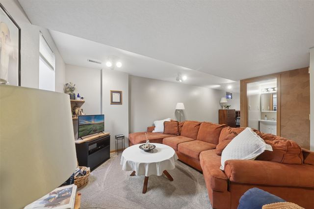 610 15th Street SE, Altoona, IA 50009