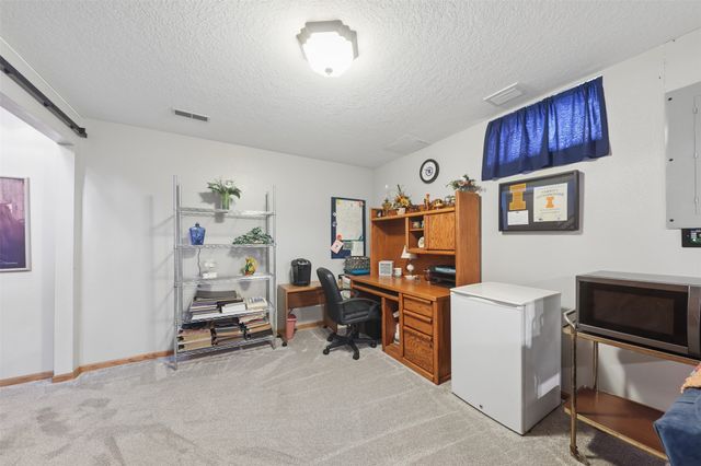 610 15th Street SE, Altoona, IA 50009