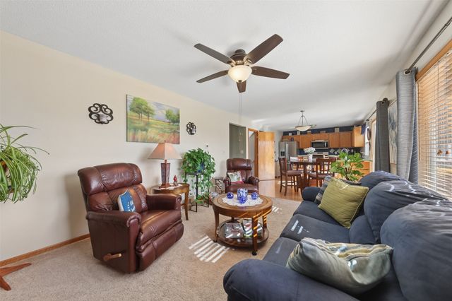 610 15th Street SE, Altoona, IA 50009