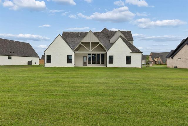 546 Paris Avenue, Piedmont, OK 73078