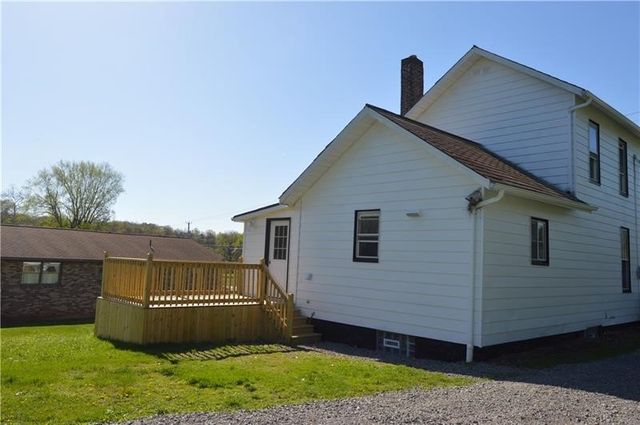 1701 Old Butler Rd, Shenango Twp, PA 16101