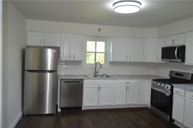 1701 Old Butler Rd, Shenango Twp, PA 16101