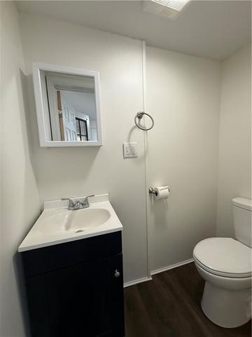 1701 Old Butler Rd, Shenango Twp, PA 16101