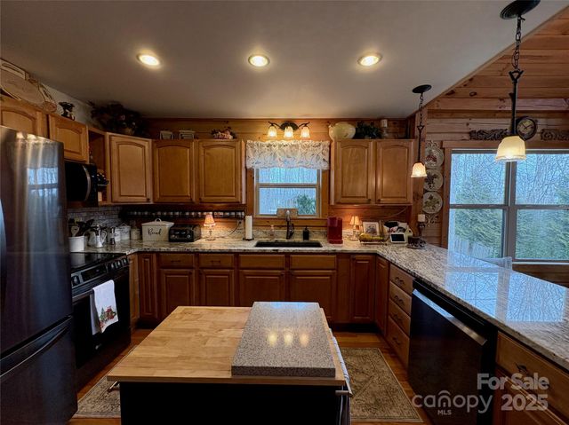 1284 River Breeze Drive 9, Creston, NC 28615