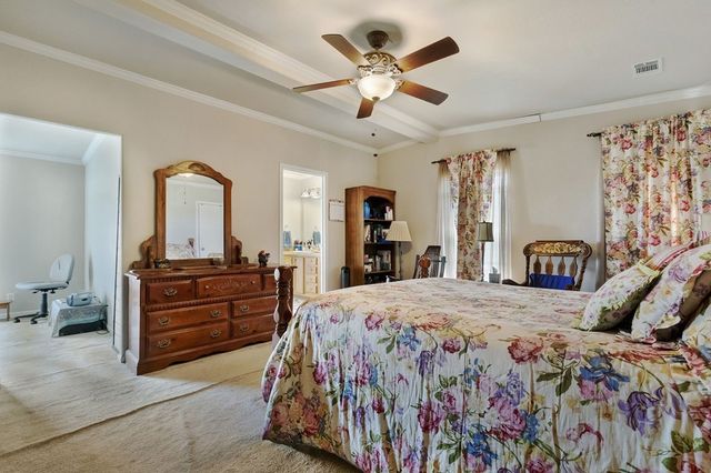 349 N Vine St, Kerrville, TX 78028