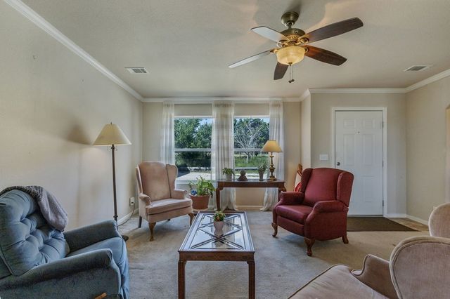 349 N Vine St, Kerrville, TX 78028