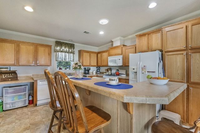 349 N Vine St, Kerrville, TX 78028