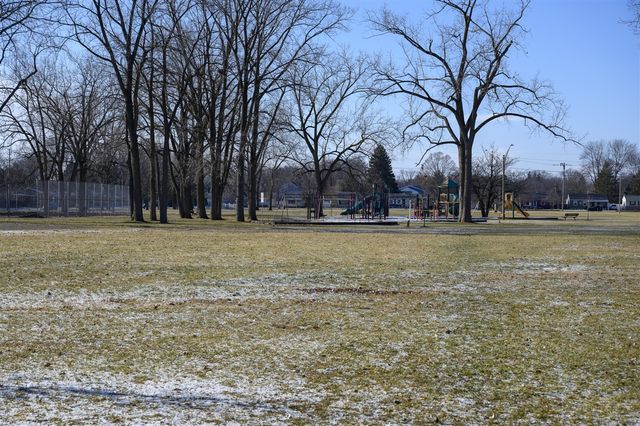 1320 Montrose Avenue, Royal Oak, MI 48073