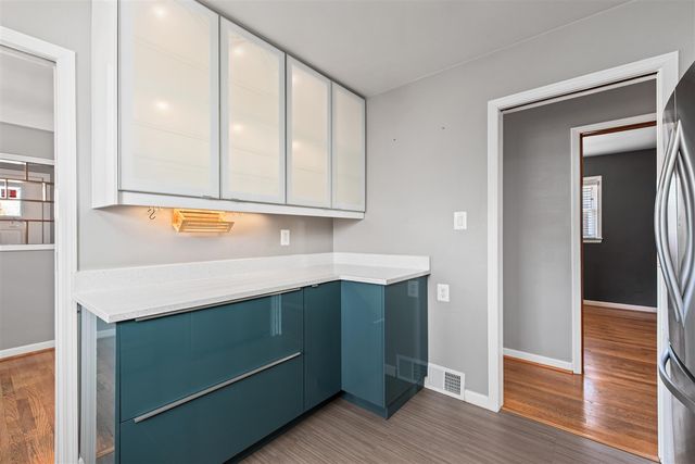 1320 Montrose Avenue, Royal Oak, MI 48073