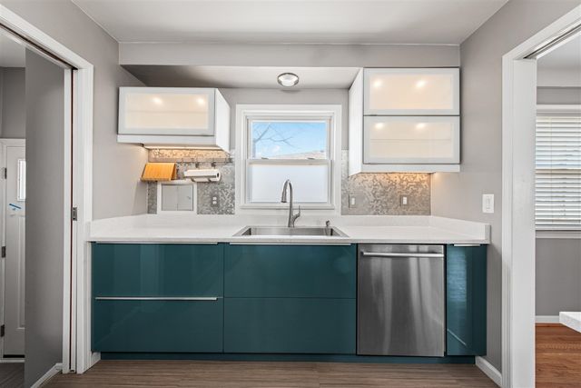 1320 Montrose Avenue, Royal Oak, MI 48073