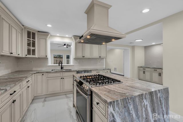 537 S Atlantic Avenue, Aberdeen, NJ 07747